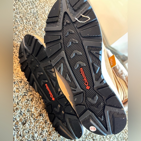 Columbia • NWT • Women’s Slopeside Village Omni-Heat Hi Snow Boot • 6.5 - Picture 6 of 8